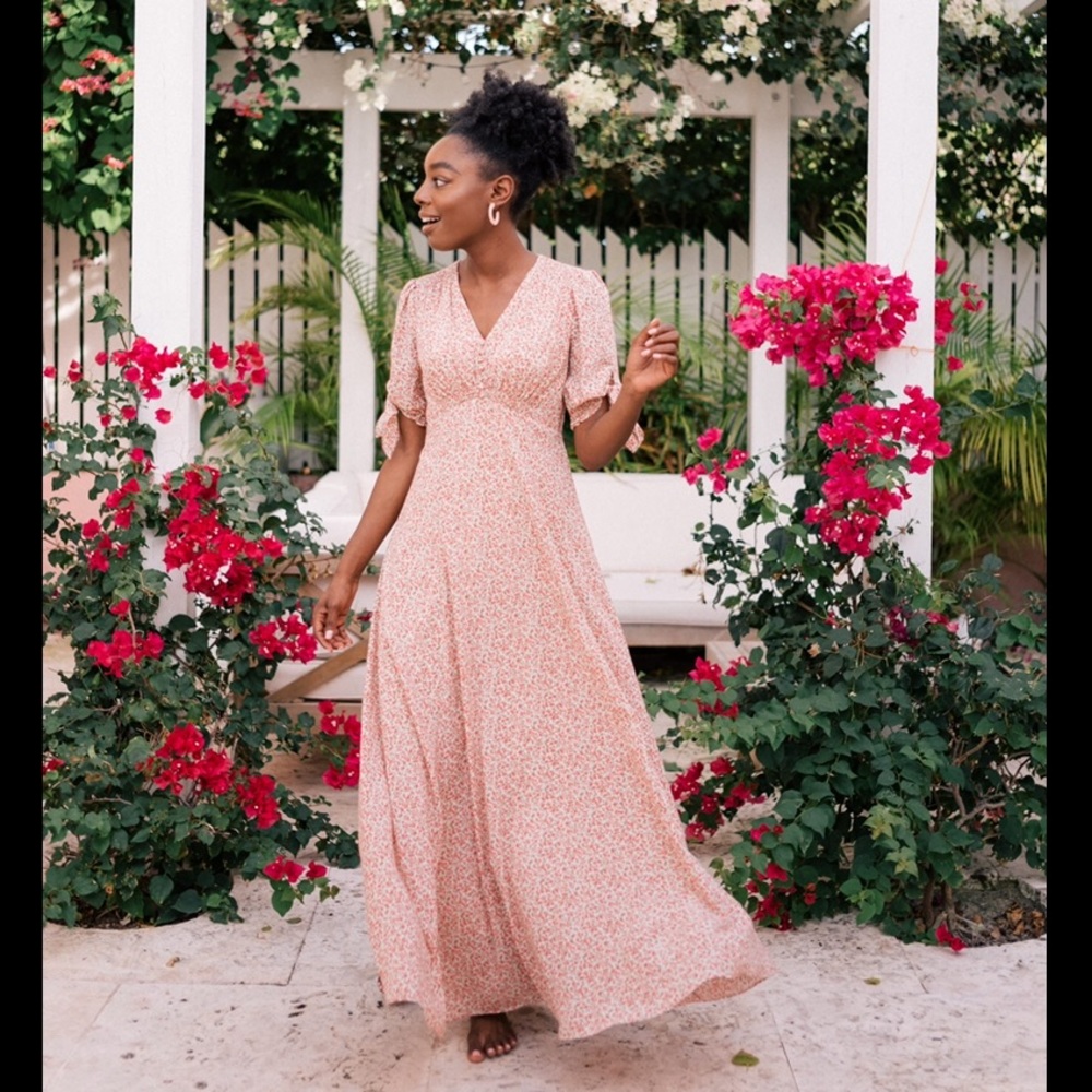 Gal Meets Glam Aurora Dress Peach Whisper